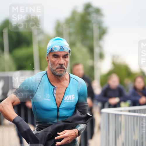 30.08.2026 - Elbe Triathlon Hamburg LAZAROV Photography http://msf.ph/oto/10030900 30.08.2026 08:30:40 Schwimmen 212 meine-sportfotos.de
