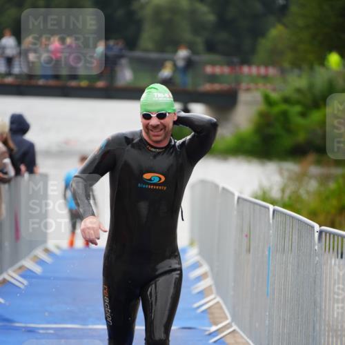 30.08.2026 - Elbe Triathlon Hamburg LAZAROV Photography http://msf.ph/oto/10030932 30.08.2026 08:30:58 Schwimmen 201, 211 meine-sportfotos.de