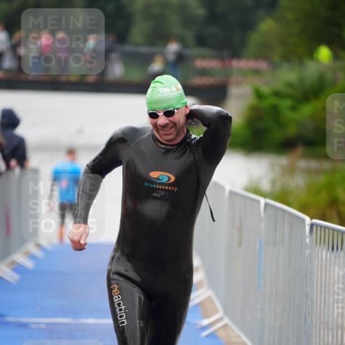 30.08.2026 - Elbe Triathlon Hamburg LAZAROV Photography http://msf.ph/oto/10030935 30.08.2026 08:30:59 Schwimmen 201, 211 meine-sportfotos.de