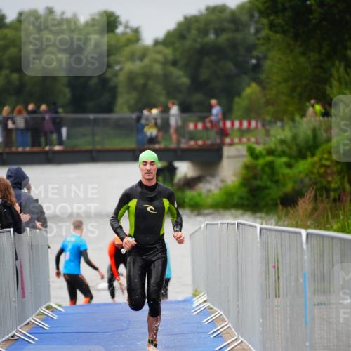 30.08.2026 - Elbe Triathlon Hamburg LAZAROV Photography http://msf.ph/oto/10030974 30.08.2026 08:32:10 Schwimmen 196 meine-sportfotos.de