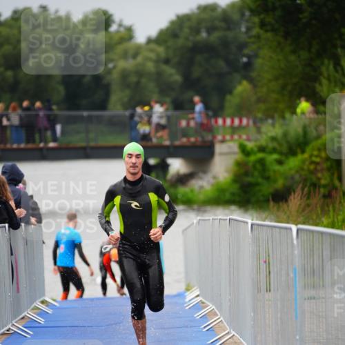 30.08.2026 - Elbe Triathlon Hamburg LAZAROV Photography http://msf.ph/oto/10030978 30.08.2026 08:32:10 Schwimmen 196 meine-sportfotos.de
