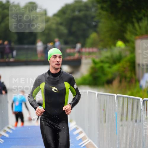 30.08.2026 - Elbe Triathlon Hamburg LAZAROV Photography http://msf.ph/oto/10030983 30.08.2026 08:32:11 Schwimmen 196 meine-sportfotos.de