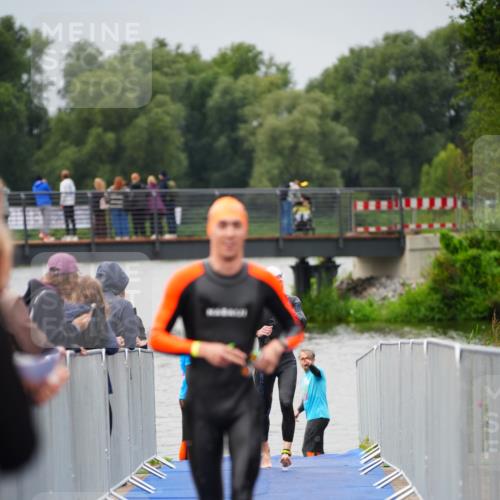 30.08.2026 - Elbe Triathlon Hamburg LAZAROV Photography http://msf.ph/oto/10030990 30.08.2026 08:32:20 Schwimmen 196, 231 meine-sportfotos.de