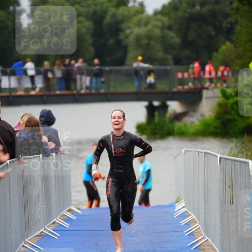 30.08.2026 - Elbe Triathlon Hamburg LAZAROV Photography http://msf.ph/oto/10031030 30.08.2026 08:33:04 Schwimmen 390 meine-sportfotos.de