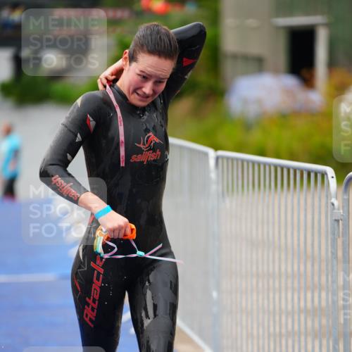 30.08.2026 - Elbe Triathlon Hamburg LAZAROV Photography http://msf.ph/oto/10031054 30.08.2026 08:33:07 Schwimmen 390 meine-sportfotos.de