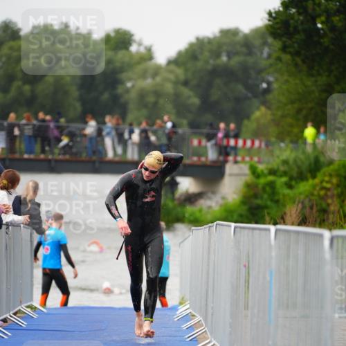 30.08.2026 - Elbe Triathlon Hamburg LAZAROV Photography http://msf.ph/oto/10031059 30.08.2026 08:34:43 Schwimmen 309 meine-sportfotos.de
