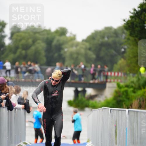30.08.2026 - Elbe Triathlon Hamburg LAZAROV Photography http://msf.ph/oto/10031063 30.08.2026 08:34:45 Schwimmen 309 meine-sportfotos.de
