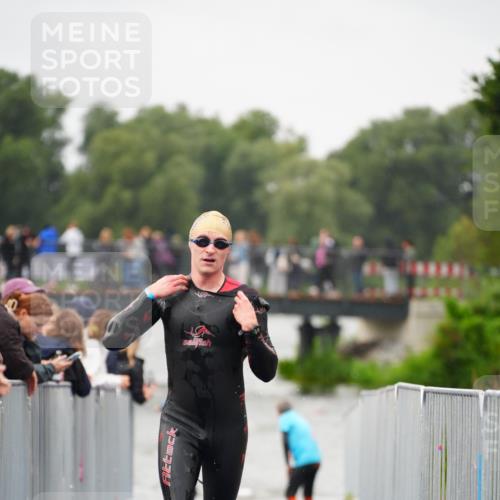 30.08.2026 - Elbe Triathlon Hamburg LAZAROV Photography http://msf.ph/oto/10031071 30.08.2026 08:34:46 Schwimmen 309 meine-sportfotos.de