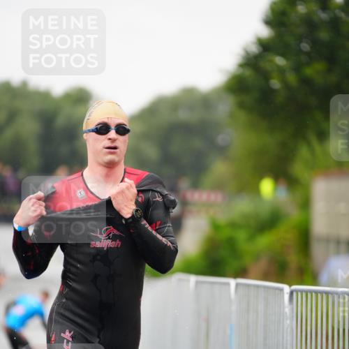 30.08.2026 - Elbe Triathlon Hamburg LAZAROV Photography http://msf.ph/oto/10031083 30.08.2026 08:34:47 Schwimmen 309 meine-sportfotos.de
