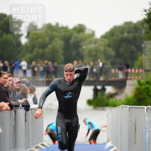 30.08.2026 - Elbe Triathlon Hamburg LAZAROV Photography http://msf.ph/oto/10031117 30.08.2026 08:35:05 Schwimmen 322, 368 meine-sportfotos.de