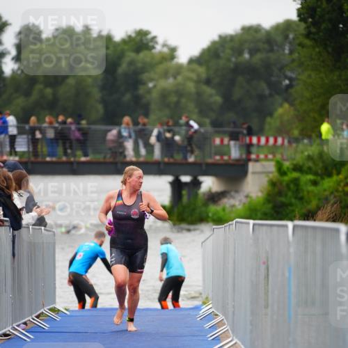 30.08.2026 - Elbe Triathlon Hamburg LAZAROV Photography http://msf.ph/oto/10031139 30.08.2026 08:35:12 Schwimmen 322, 334, 368 meine-sportfotos.de