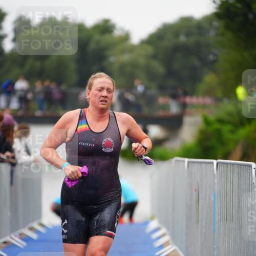 30.08.2026 - Elbe Triathlon Hamburg LAZAROV Photography http://msf.ph/oto/10031160 30.08.2026 08:35:15 Schwimmen 322, 334, 368 meine-sportfotos.de