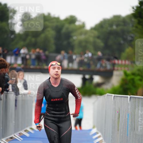30.08.2026 - Elbe Triathlon Hamburg LAZAROV Photography http://msf.ph/oto/10031184 30.08.2026 08:35:26 Schwimmen 334, 357 meine-sportfotos.de