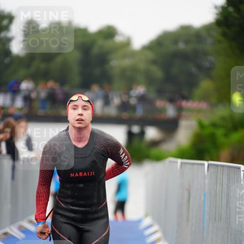 30.08.2026 - Elbe Triathlon Hamburg LAZAROV Photography http://msf.ph/oto/10031190 30.08.2026 08:35:26 Schwimmen 334, 357 meine-sportfotos.de