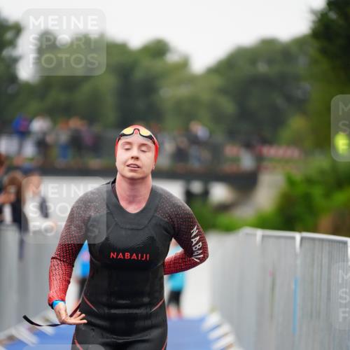 30.08.2026 - Elbe Triathlon Hamburg LAZAROV Photography http://msf.ph/oto/10031194 30.08.2026 08:35:27 Schwimmen 334, 357 meine-sportfotos.de
