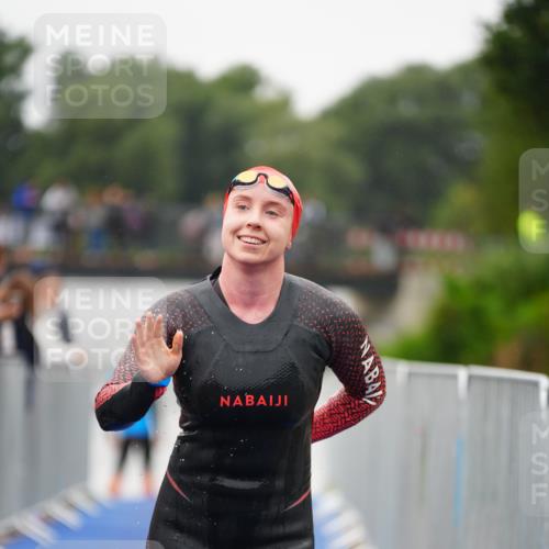 30.08.2026 - Elbe Triathlon Hamburg LAZAROV Photography http://msf.ph/oto/10031197 30.08.2026 08:35:27 Schwimmen 334, 357 meine-sportfotos.de