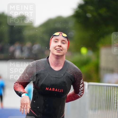 30.08.2026 - Elbe Triathlon Hamburg LAZAROV Photography http://msf.ph/oto/10031199 30.08.2026 08:35:27 Schwimmen 334, 357 meine-sportfotos.de