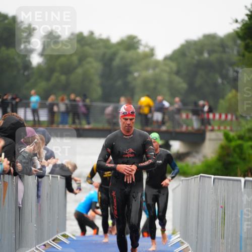 30.08.2026 - Elbe Triathlon Hamburg LAZAROV Photography http://msf.ph/oto/10031224 30.08.2026 08:35:59 Schwimmen 254, 280, 312 meine-sportfotos.de