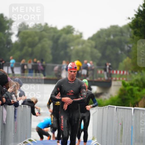 30.08.2026 - Elbe Triathlon Hamburg LAZAROV Photography http://msf.ph/oto/10031225 30.08.2026 08:36:00 Schwimmen 254, 280, 312 meine-sportfotos.de