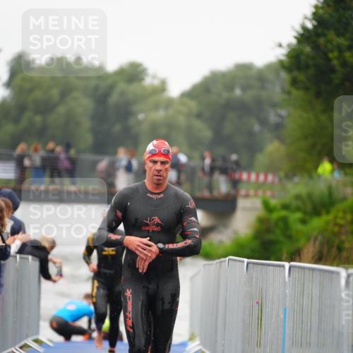 30.08.2026 - Elbe Triathlon Hamburg LAZAROV Photography http://msf.ph/oto/10031231 30.08.2026 08:36:00 Schwimmen 254, 280, 312 meine-sportfotos.de