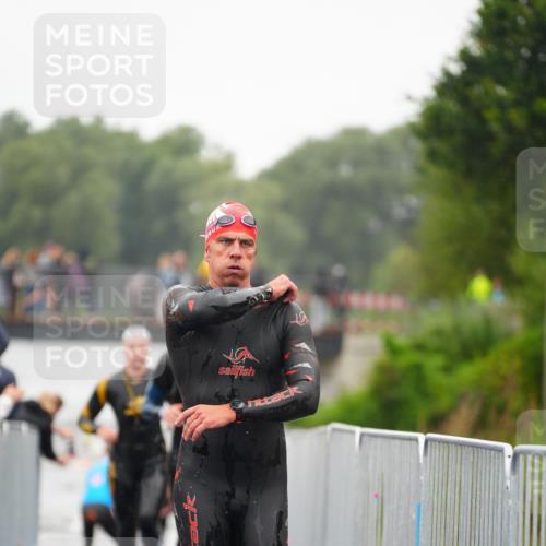 30.08.2026 - Elbe Triathlon Hamburg LAZAROV Photography http://msf.ph/oto/10031239 30.08.2026 08:36:01 Schwimmen 254, 280, 312, 356 meine-sportfotos.de