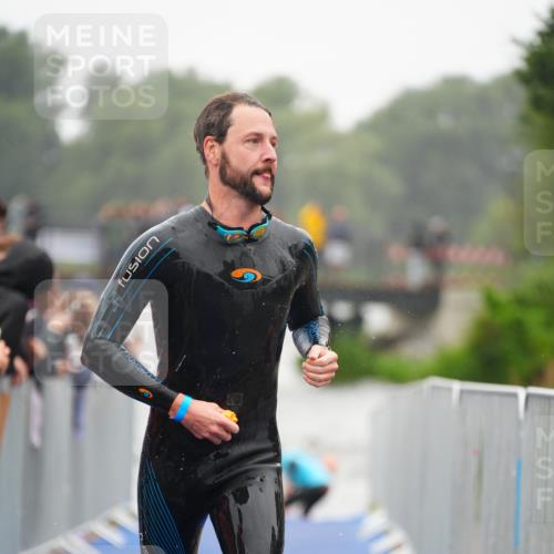 30.08.2026 - Elbe Triathlon Hamburg LAZAROV Photography http://msf.ph/oto/10031327 30.08.2026 08:36:18 Schwimmen 254, 269, 294, 356, 374 meine-sportfotos.de