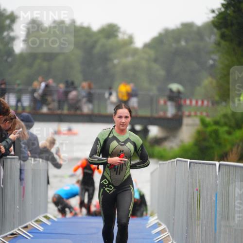 30.08.2026 - Elbe Triathlon Hamburg LAZAROV Photography http://msf.ph/oto/10031334 30.08.2026 08:36:28 Schwimmen 294, 360 meine-sportfotos.de