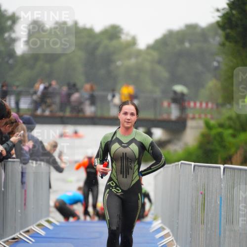 30.08.2026 - Elbe Triathlon Hamburg LAZAROV Photography http://msf.ph/oto/10031337 30.08.2026 08:36:28 Schwimmen 294, 360 meine-sportfotos.de