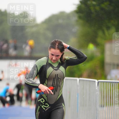 30.08.2026 - Elbe Triathlon Hamburg LAZAROV Photography http://msf.ph/oto/10031351 30.08.2026 08:36:30 Schwimmen 294, 360 meine-sportfotos.de