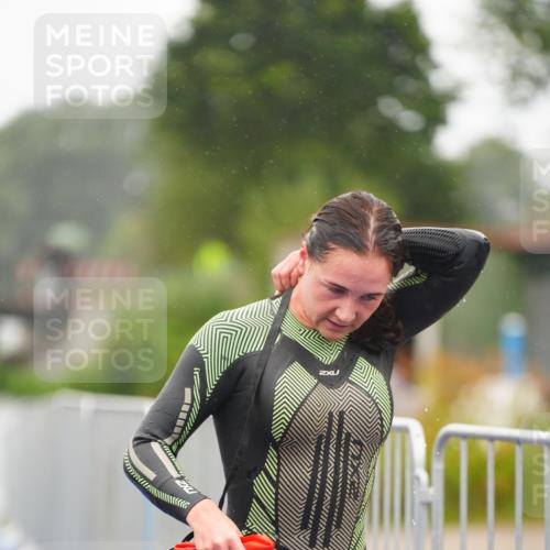 30.08.2026 - Elbe Triathlon Hamburg LAZAROV Photography http://msf.ph/oto/10031357 30.08.2026 08:36:31 Schwimmen 294, 360 meine-sportfotos.de