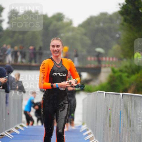 30.08.2026 - Elbe Triathlon Hamburg LAZAROV Photography http://msf.ph/oto/10031366 30.08.2026 08:36:35 Schwimmen 360, 388 meine-sportfotos.de