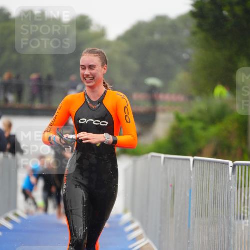 30.08.2026 - Elbe Triathlon Hamburg LAZAROV Photography http://msf.ph/oto/10031369 30.08.2026 08:36:35 Schwimmen 360, 388 meine-sportfotos.de