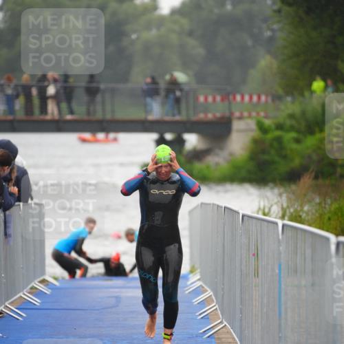 30.08.2026 - Elbe Triathlon Hamburg LAZAROV Photography http://msf.ph/oto/10031500 30.08.2026 08:37:06 Schwimmen 272, 349, 372 meine-sportfotos.de
