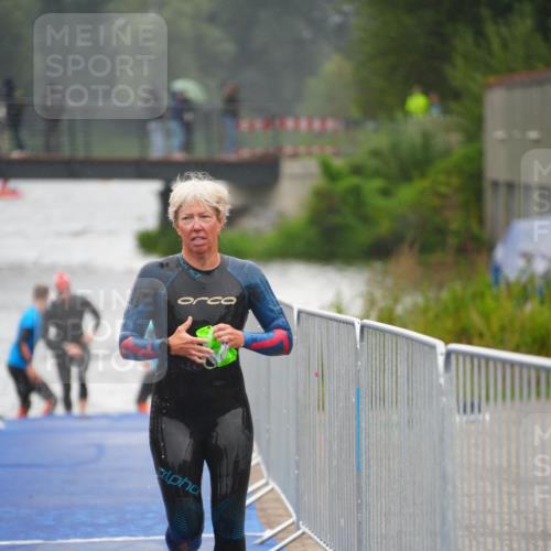 30.08.2026 - Elbe Triathlon Hamburg LAZAROV Photography http://msf.ph/oto/10031510 30.08.2026 08:37:08 Schwimmen 272, 349, 372 meine-sportfotos.de