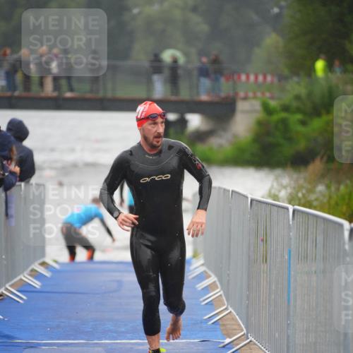 30.08.2026 - Elbe Triathlon Hamburg LAZAROV Photography http://msf.ph/oto/10031530 30.08.2026 08:37:17 Schwimmen 272, 313, 349 meine-sportfotos.de