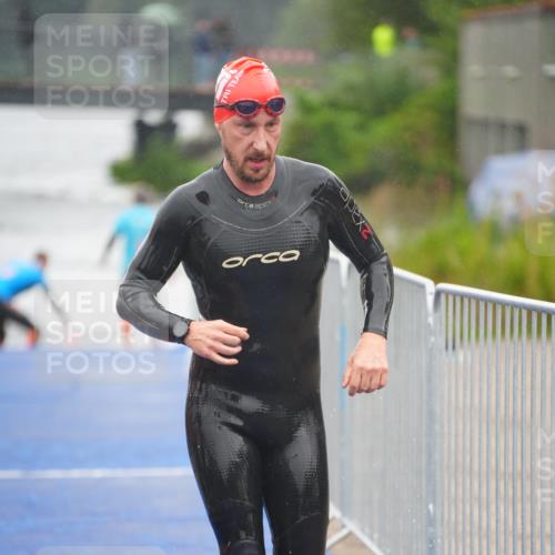 30.08.2026 - Elbe Triathlon Hamburg LAZAROV Photography http://msf.ph/oto/10031541 30.08.2026 08:37:19 Schwimmen 313, 349 meine-sportfotos.de