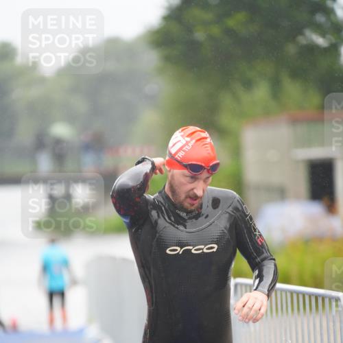 30.08.2026 - Elbe Triathlon Hamburg LAZAROV Photography http://msf.ph/oto/10031543 30.08.2026 08:37:19 Schwimmen 313, 349 meine-sportfotos.de
