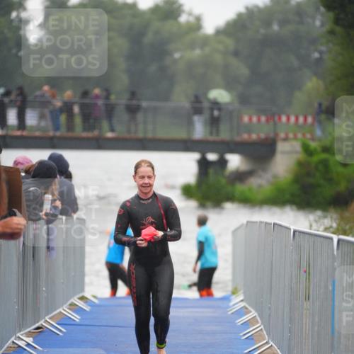 30.08.2026 - Elbe Triathlon Hamburg LAZAROV Photography http://msf.ph/oto/10031559 30.08.2026 08:37:31 Schwimmen 313, 361 meine-sportfotos.de