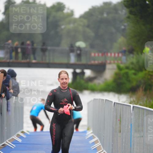 30.08.2026 - Elbe Triathlon Hamburg LAZAROV Photography http://msf.ph/oto/10031562 30.08.2026 08:37:32 Schwimmen 313, 361 meine-sportfotos.de