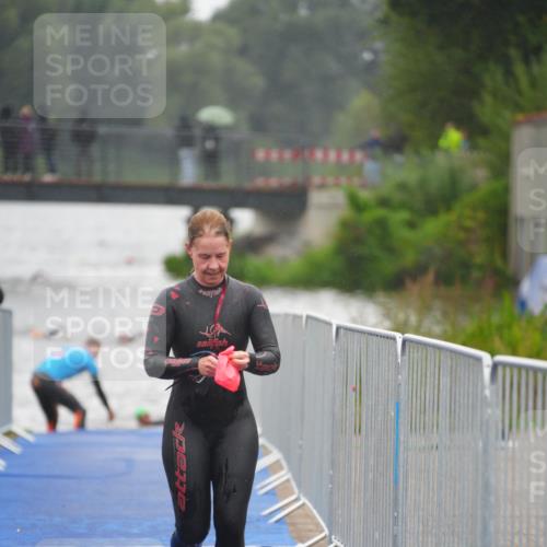 30.08.2026 - Elbe Triathlon Hamburg LAZAROV Photography http://msf.ph/oto/10031626 30.08.2026 08:37:33 Schwimmen 313, 361 meine-sportfotos.de