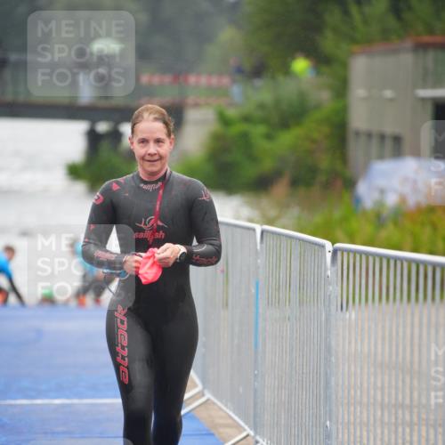 30.08.2026 - Elbe Triathlon Hamburg LAZAROV Photography http://msf.ph/oto/10031631 30.08.2026 08:37:34 Schwimmen 361 meine-sportfotos.de