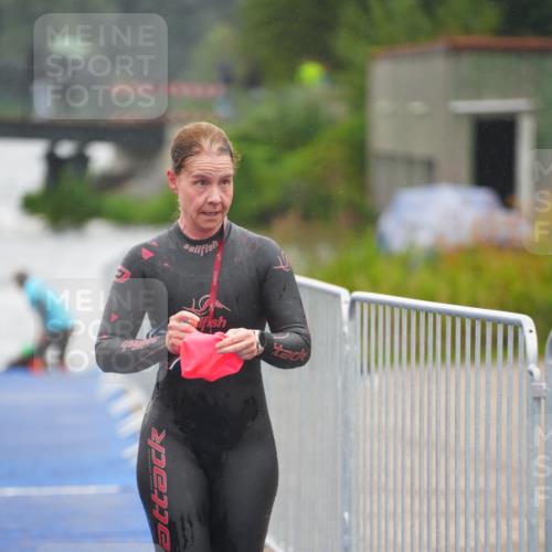 30.08.2026 - Elbe Triathlon Hamburg LAZAROV Photography http://msf.ph/oto/10031637 30.08.2026 08:37:35 Schwimmen 361 meine-sportfotos.de