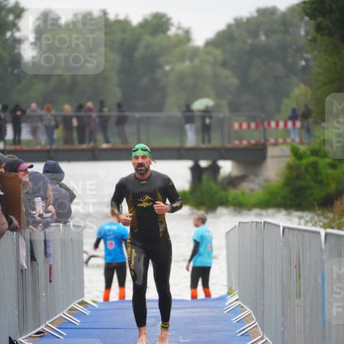 30.08.2026 - Elbe Triathlon Hamburg LAZAROV Photography http://msf.ph/oto/10031650 30.08.2026 08:37:44 Schwimmen 295, 361 meine-sportfotos.de