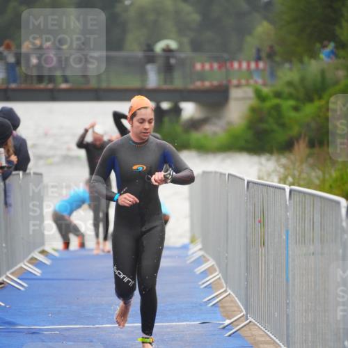 30.08.2026 - Elbe Triathlon Hamburg LAZAROV Photography http://msf.ph/oto/10031685 30.08.2026 08:38:05 Schwimmen 338 meine-sportfotos.de