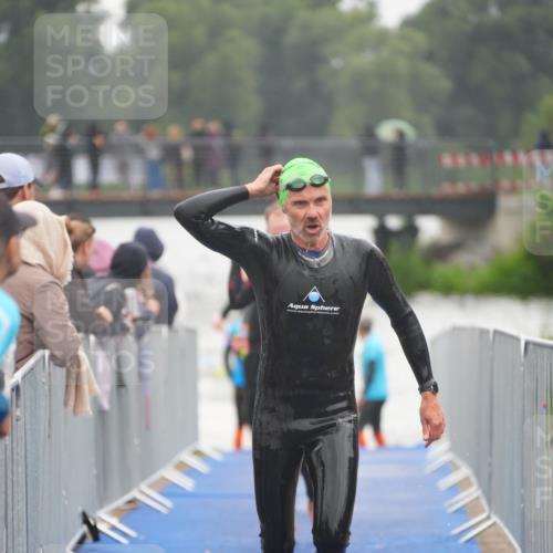 30.08.2026 - Elbe Triathlon Hamburg LAZAROV Photography http://msf.ph/oto/10031702 30.08.2026 08:38:10 Schwimmen 202, 260, 310, 338 meine-sportfotos.de