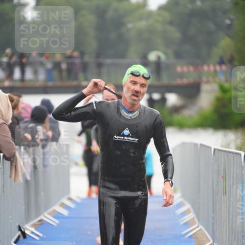 30.08.2026 - Elbe Triathlon Hamburg LAZAROV Photography http://msf.ph/oto/10031706 30.08.2026 08:38:10 Schwimmen 202, 260, 310, 338 meine-sportfotos.de