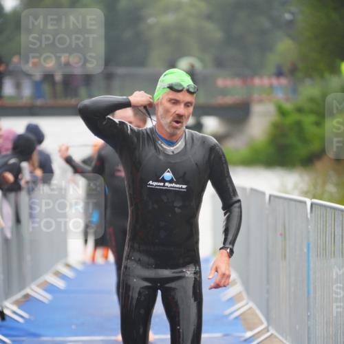 30.08.2026 - Elbe Triathlon Hamburg LAZAROV Photography http://msf.ph/oto/10031709 30.08.2026 08:38:10 Schwimmen 202, 260, 310, 338 meine-sportfotos.de