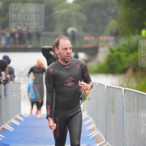 30.08.2026 - Elbe Triathlon Hamburg LAZAROV Photography http://msf.ph/oto/10031716 30.08.2026 08:38:12 Schwimmen 202, 260, 310, 338 meine-sportfotos.de