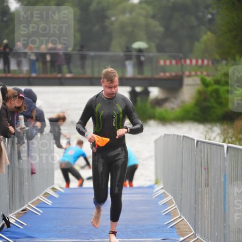 30.08.2026 - Elbe Triathlon Hamburg LAZAROV Photography http://msf.ph/oto/10031736 30.08.2026 08:38:17 Schwimmen 202, 260, 310, 324, 338 meine-sportfotos.de