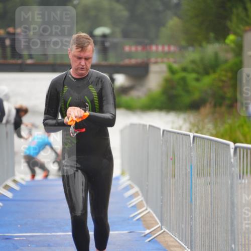 30.08.2026 - Elbe Triathlon Hamburg LAZAROV Photography http://msf.ph/oto/10031751 30.08.2026 08:38:18 Schwimmen 202, 260, 310, 324, 338 meine-sportfotos.de